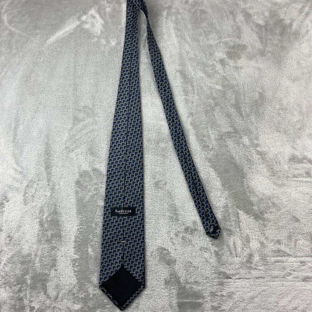 Van Heusen Men's Classic 100% Silk Neck Tie - Picture 6 of 6